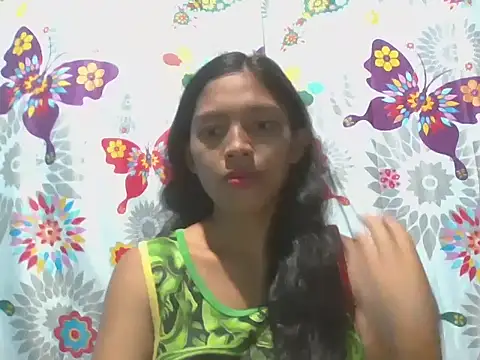 Snapshot of preggymom19 chatting on 10-20-25, 02:12 preggymom19 online show from 10-20-25, 02:12