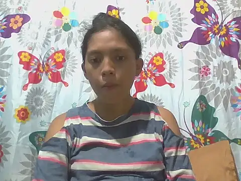 Snapshot of preggymom19 chatting on 10-24-25, 03:47 preggymom19 online show from 10-24-25, 03:47