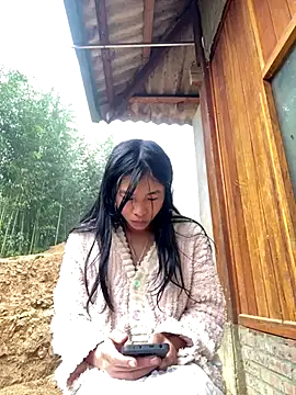 EmLy02 online show from 11-13-25, 01:26