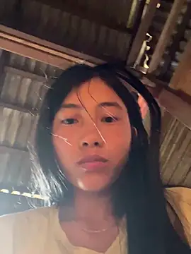 EmLy02 online show from 07-27-26, 10:44