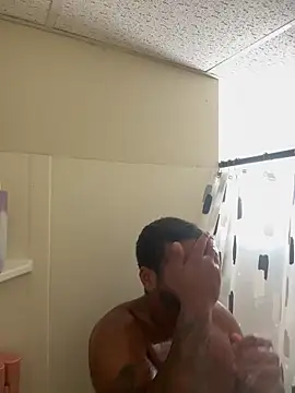 Snapshot of Kingstrokezxx chatting on 11-13-25, 03:49 Kingstrokezxx online show from 11-13-25, 03:49