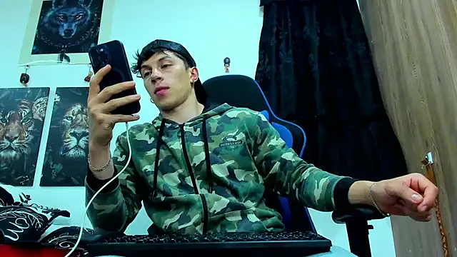 Snapshot of javiersexymann chatting on 03-03-25, 02:04 javiersexymann online show from 03-03-25, 02:04