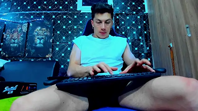 Snapshot of javiersexymann chatting on 09-09-25, 01:49 javiersexymann online show from 09-09-25, 01:49