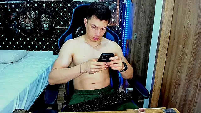 javiersexymann online show from 07-27-26, 04:36