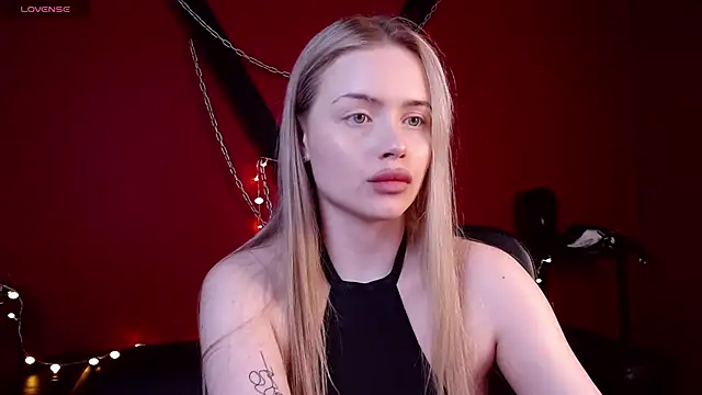 AvroraGoldie online show from 12-03-25, 10:46