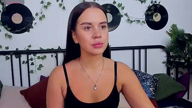 Snapshot of AmeliaRoyale chatting on 09-15-25, 03:17 AmeliaRoyale online show from 09-15-25, 03:17