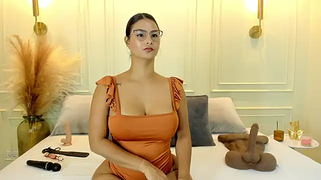 gabysanta  online show from 10-17-25, 02:08