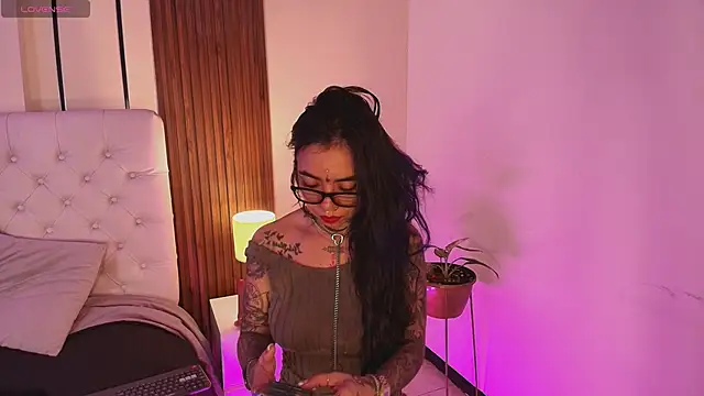 ViolettaAlemida online show from 01-06-26, 01:15