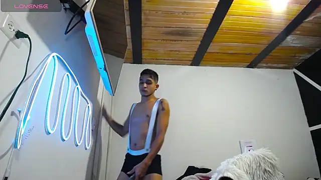 Angel latinboy online show from 03-05-25, 01:31