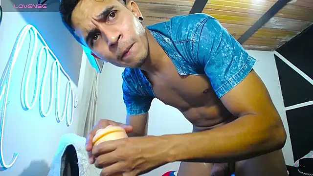 Angel latinboy online show from 03-07-25, 02:04