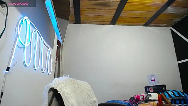 Angel latinboy online show from 03-10-25, 09:07