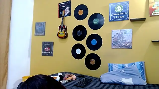 skinnyverus18 online show from 03-17-26, 07:39