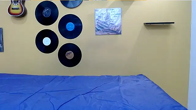 skinnyverus18 online show from 04-16-26, 07:36