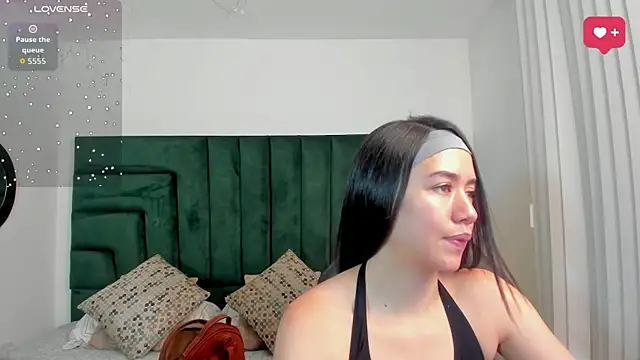 SaraWagner  online show from 04-13-26, 12:05