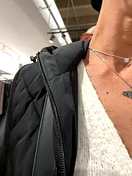 Snapshot of eddivad6974 chatting on 10-25-25, 04:13 eddivad6974 online show from 10-25-25, 04:13