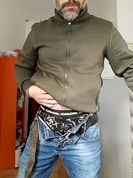 Snapshot of Peolin chatting on 11-15-25, 12:45 Peolin online show from 11-15-25, 12:45