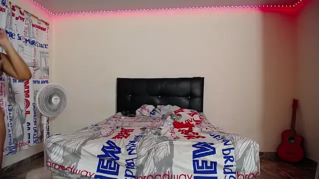 Snapshot of alohacamgirl chatting on 11-13-25, 09:58 alohacamgirl online show from 11-13-25, 09:58