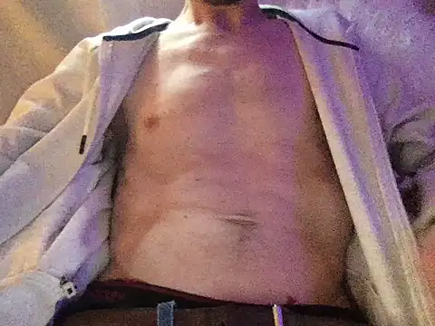 Snapshot of handyman7766 chatting on 01-17-25, 12:53 handyman7766 online show from 01-17-25, 12:53