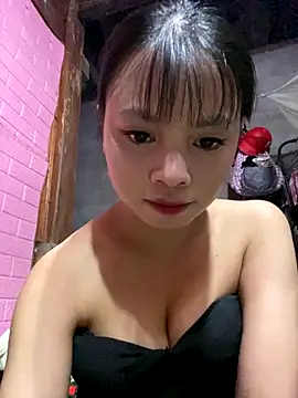 Snapshot of LunaBerry18 chatting on 09-17-25, 11:56 LunaBerry18 online show from 09-17-25, 11:56