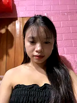 Snapshot of LunaBerry18 chatting on 10-02-25, 12:56 LunaBerry18 online show from 10-02-25, 12:56