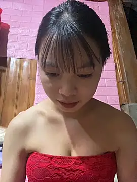 Snapshot of LunaBerry18 chatting on 10-24-25, 02:57 LunaBerry18 online show from 10-24-25, 02:57