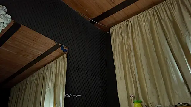 gigifontaine   online show from 01-11-26, 08:58