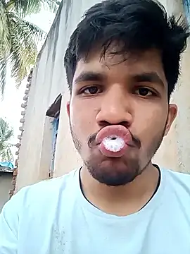 Snapshot of sexofbro chatting on 10-28-25, 09:35 sexofbro online show from 10-28-25, 09:35