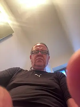 Snapshot of MaxFapper123 chatting on 06-04-26, 11:44 MaxFapper123 online show from 06-04-26, 11:44