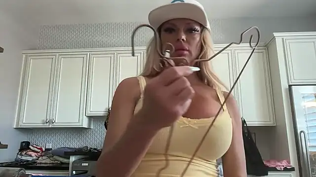 Snapshot of chanelstjames chatting on 07-20-26, 10:34 chanelstjames online show from 07-20-26, 10:34