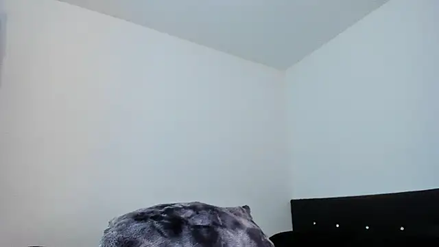 77Neferkitty77 online show from 05-22-26, 07:52