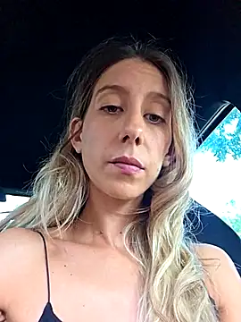 Snapshot of PetiteSecrets chatting on 10-04-25, 04:27 PetiteSecrets online show from 10-04-25, 04:27