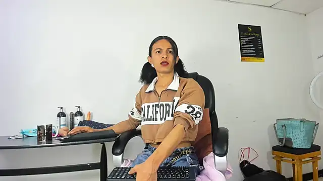 Aisha hotts777 online show from 11-27-25, 04:03