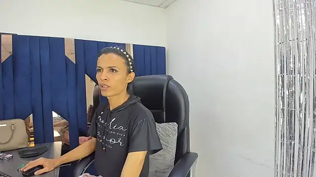 Aisha hotts777 online show from 05-24-26, 06:57