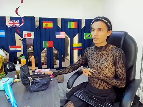 Aisha hotts777 online show from 06-12-26, 08:08