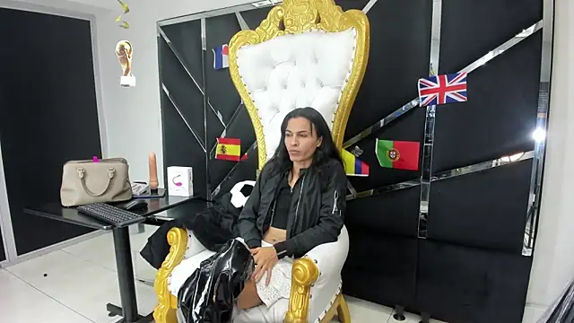 Aisha hotts777 online show from 06-20-26, 08:00