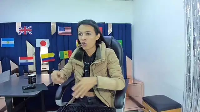Aisha hotts777 online show from 07-01-26, 06:40