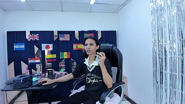 Aisha hotts777 online show from 07-06-26, 08:22