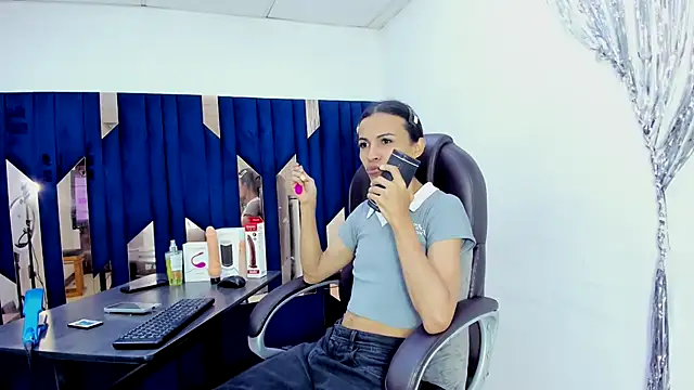 Aisha hotts777 online show from 07-28-26, 07:39