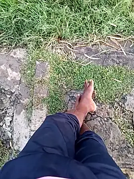 dolphiinn online show from 12-23-25, 01:03