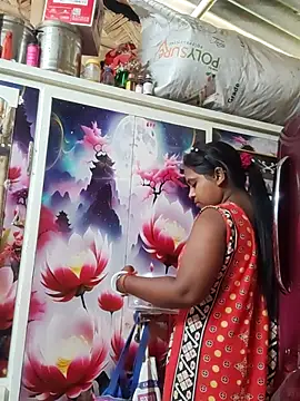 Hot-Show2 online show from 11-03-25, 05:52