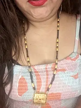 indian-hotmilfs online show from 04-04-26, 07:11