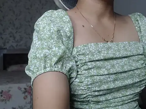 snow white123 online show from 10-13-25, 08:20