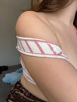 TenderLaGlamor online show from 11-27-25, 12:51