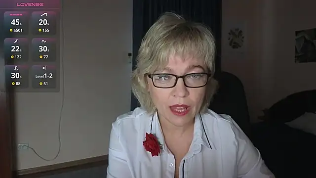 Snapshot of Rosette_Pricky chatting on 10-10-25, 12:59 Rosette Pricky online show from 10-10-25, 12:59