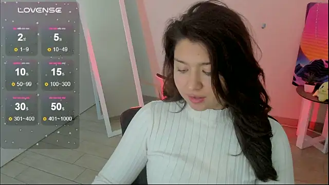 Sandra Curly online show from 10-28-25, 01:42