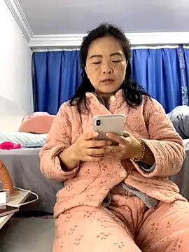 Snapshot of cgooh-611 chatting on 11-23-25, 04:23 cgooh-611 online show from 11-23-25, 04:23