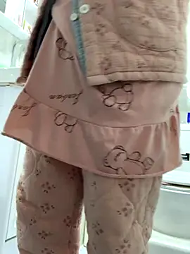 Snapshot of cgooh-611 chatting on 11-26-25, 01:39 cgooh-611 online show from 11-26-25, 01:39