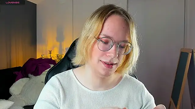 Amanda Butlerr online show from 11-02-25, 02:30