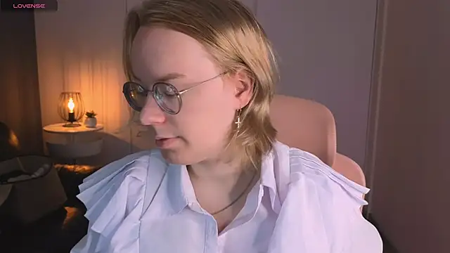 Snapshot of Amanda_Butlerr chatting on 06-04-26, 01:28 Amanda Butlerr online show from 06-04-26, 01:28