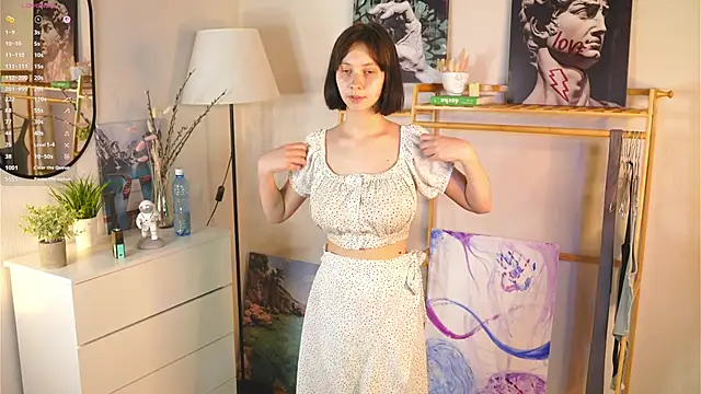 SuzanneHowse online show from 09-09-25, 07:19